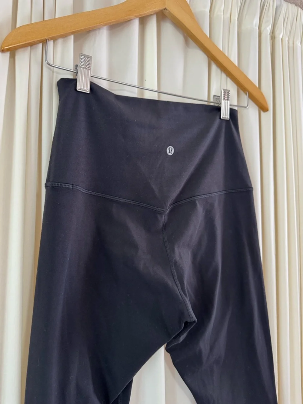 Lululemon Align Super High-Rise Crop 21" Black Capris Size 8 Activewear Pilates - Picture 6 of 7